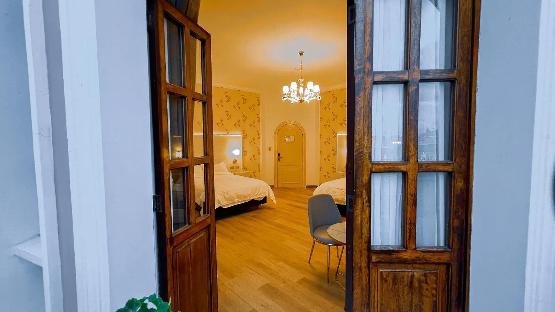 Hotel Sucre Quito 3*,